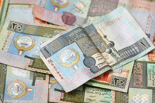 إستقرار سعر صرف الدولار الأمريكي أمام الدينار