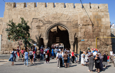 قتيل و11 جريحاً في إطلاق نار بموقع سياحي في داغستان