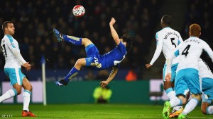 LEICESTER, ENGLAND - MARCH 14: Shinji Okazaki of Leicester City scores their first goal with an overhead kick during the Barclays Premier League match between Leicester City and Newcastle United at The King Power Stadium on March 14, 2016 in Leicester, England. (Photo by Laurence Griffiths/Getty Images)