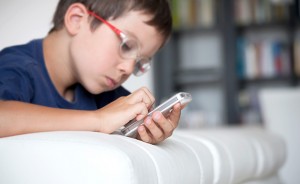 are-smartphones-causing-your-childs-eye-strain