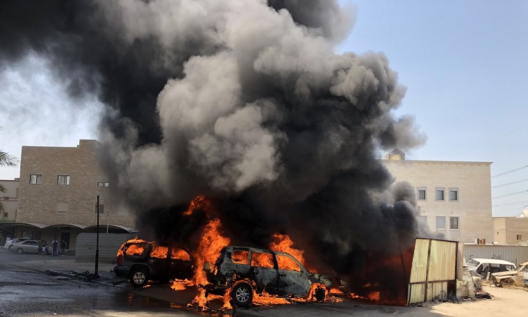 بالڤيديو والصور | لحظة احتراق 7 مركبات في منطقة الظهر