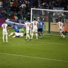 عاجل.. #إيطاليا تفوز على #إنكلترا بركلات الترجيح وتتوج ببطولة #يورو_2020 #ايطاليا_انجلترا
