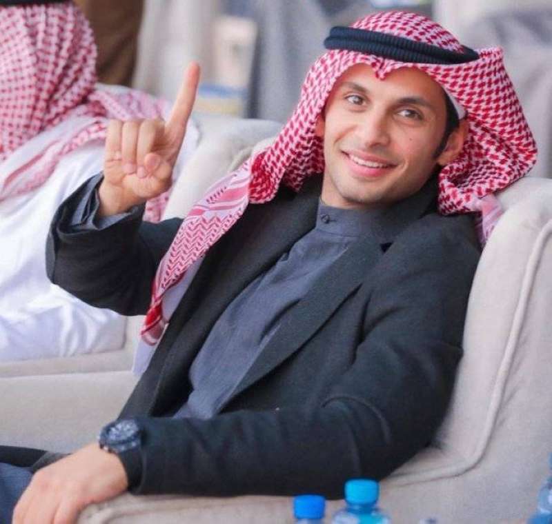 الدبوس يحصد جائزة الملك عبدالعزيز لمزاين الإبل