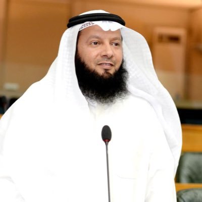 أحمد مطيع: المنحة والمكرمة من سمو الأمير وسمو ولي العهد لكن القانون به زيادة لسن التقاعد 3 سنوات