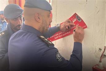 قوة الإطفاء تغلق وتنذر عدداً من المحلات والأسواق الشعبية في المباركية