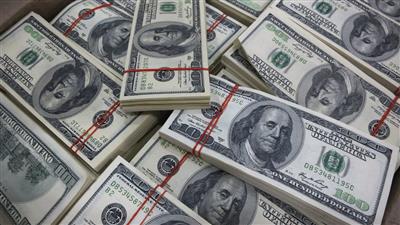 الدولار قرب أدنى مستوى في 3 سنوات